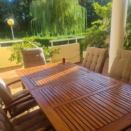 Agradable En Marinas *